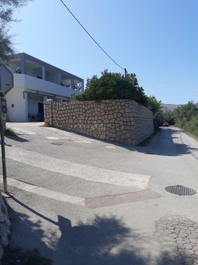 Apartments Boki Pag Town Bagian luar foto