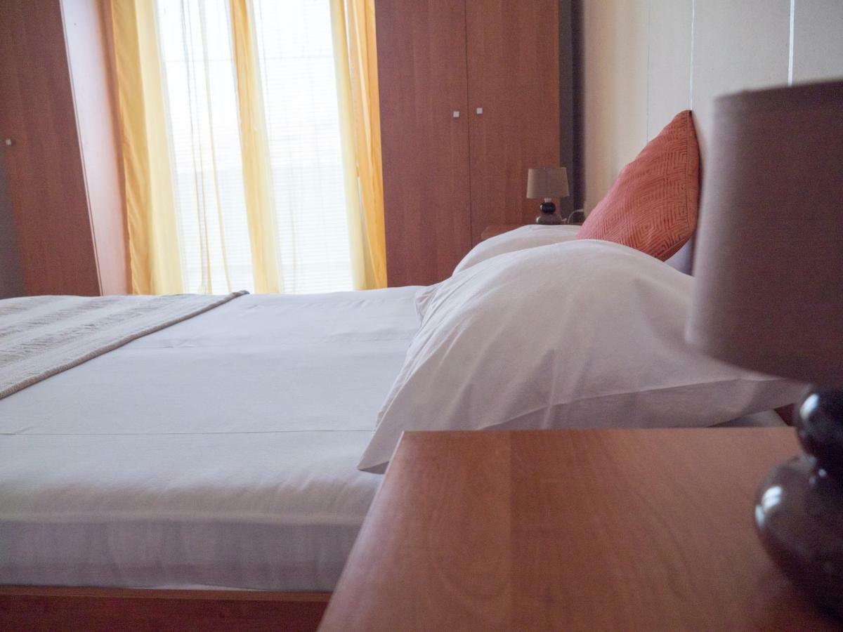 Apartments Boki Pag Town Bagian luar foto